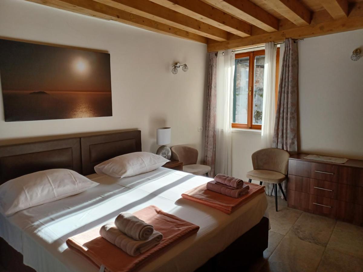 ספליט Jr Luxury Guesthouse2 מראה חיצוני תמונה