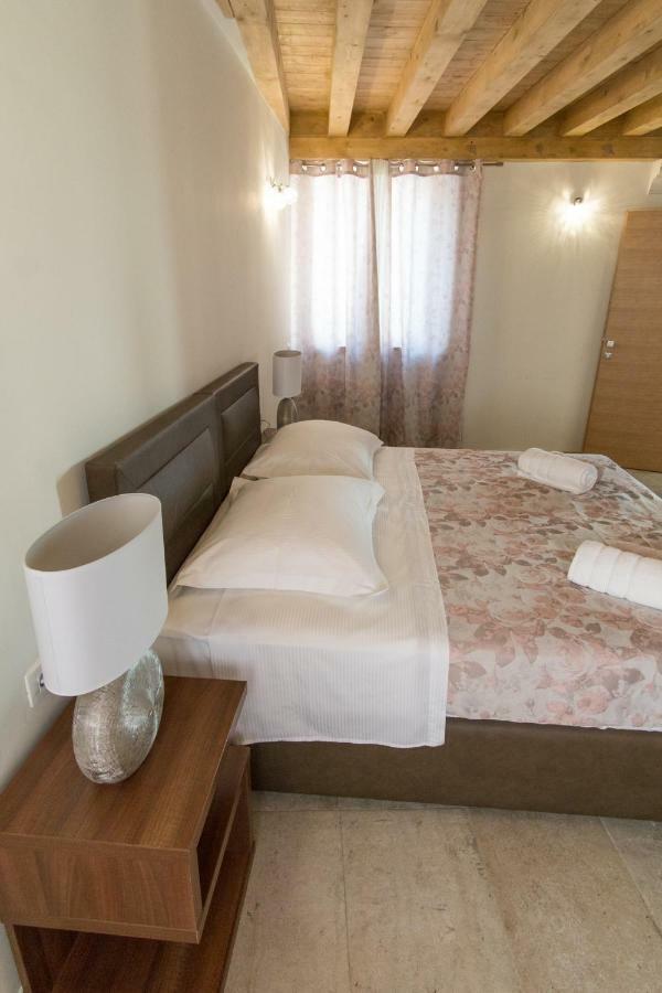 ספליט Jr Luxury Guesthouse2 מראה חיצוני תמונה