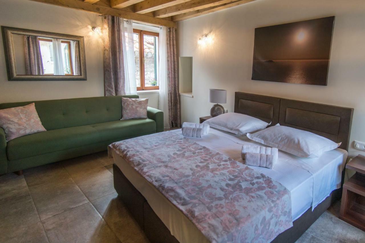 ספליט Jr Luxury Guesthouse2 מראה חיצוני תמונה