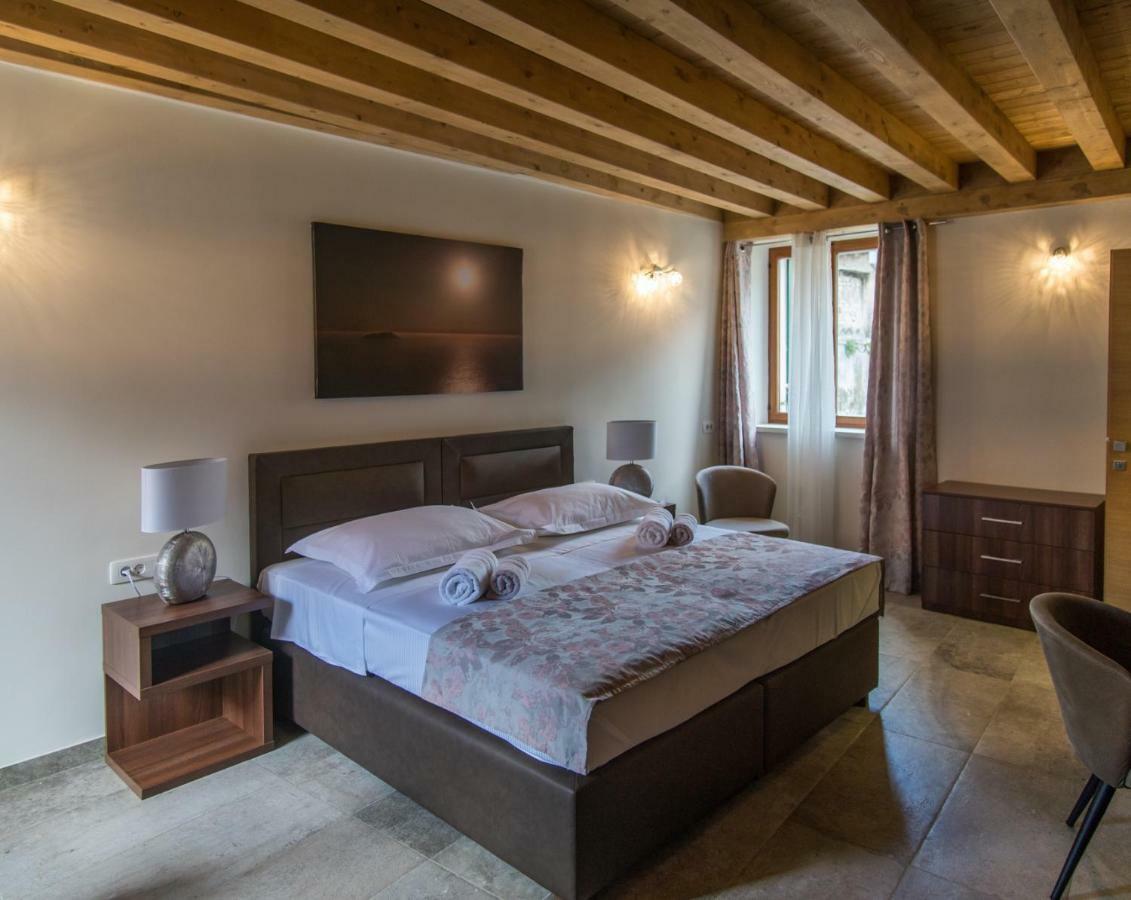 ספליט Jr Luxury Guesthouse2 מראה חיצוני תמונה